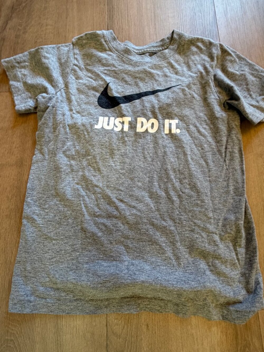 Nike Kids Heather Gray Just Do It Swoosh Logo Graphic Tee Short Sleeve Shirt